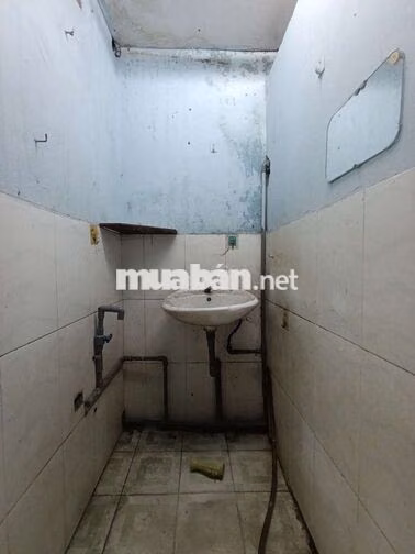nhà cho thuê khu mã lò giáp gò xoài DT 5*8 gác suốt 2p 2wc
