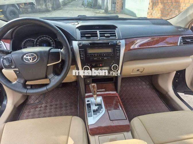 Toyota Camry 2.5G 2014 Đen Tự động.hs cầm tay.