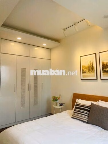 Cho thuê căn hộ 3PN ở CT2A khu ĐTM Nghĩa Đô, sát Starlake, 106 HQV 