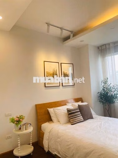 Cho thuê căn hộ 3PN ở CT2A khu ĐTM Nghĩa Đô, sát Starlake, 106 HQV 