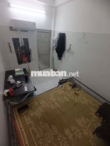 Nhượng phòng ở nhổn cách đh công nghiệp vài trăm mét có thể vào ở luôn