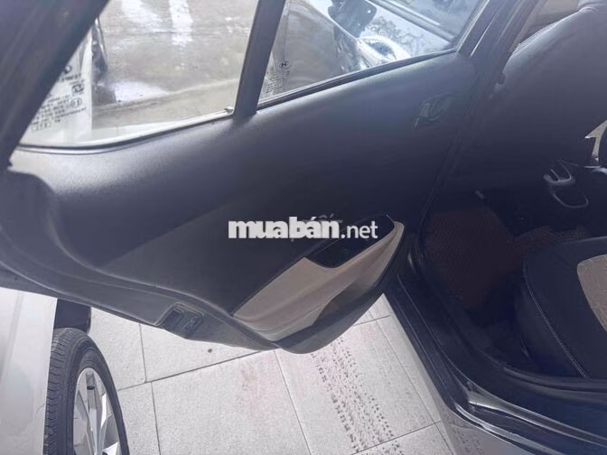 Hyundai Grand i10 Xám 5 chỗ