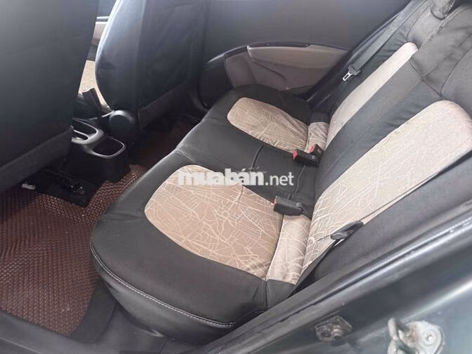 Hyundai Grand i10 Xám 5 chỗ
