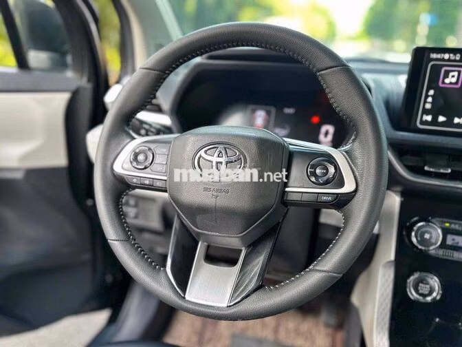 Toyota Veloz Top 2022 Đen Ghế da 59000 km