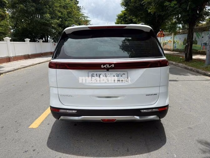 KIA CARNIVAL 2021 – LOGO MỚI 2022 Trắng 7 vạn km