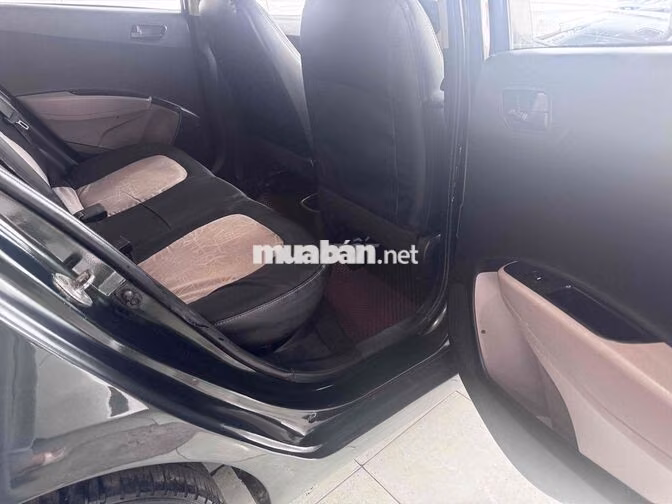 Hyundai Grand i10 Xám 5 chỗ