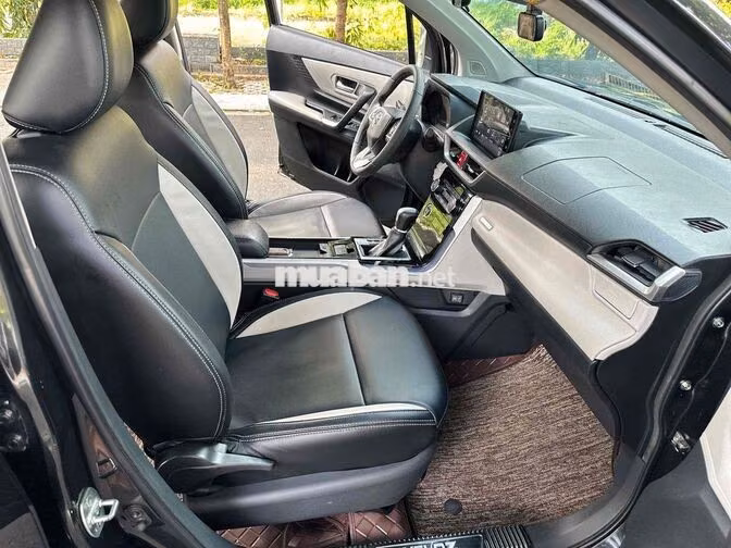Toyota Veloz Top 2022 Đen Ghế da 59000 km