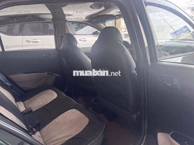 Hyundai Grand i10 Xám 5 chỗ