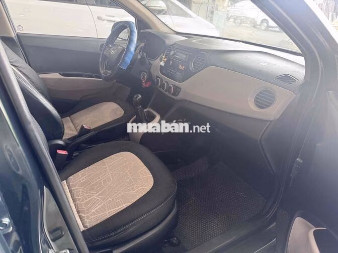 Hyundai Grand i10 Xám 5 chỗ