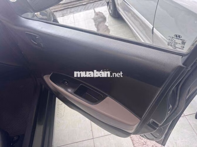 Hyundai Grand i10 Xám 5 chỗ