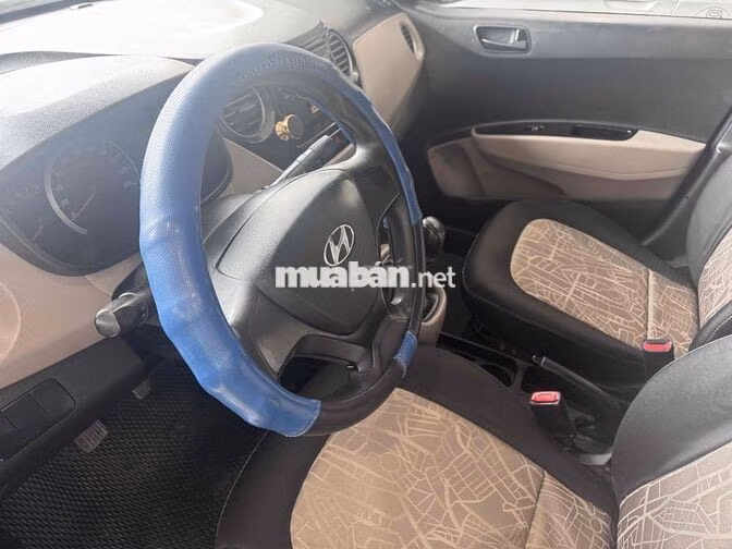 Hyundai Grand i10 Xám 5 chỗ