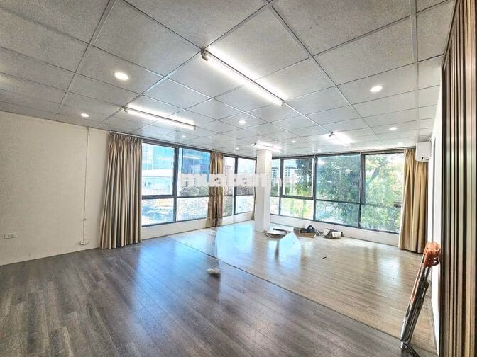 NHÀ GÓC 2MT ĐƯỜNG TRƯƠNG VĨNH KÝ, DT 12X20M, TRỆT 3 LẦU CẦN CHO THUÊ