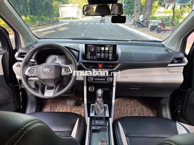 Toyota Veloz Top 2022 Đen Ghế da 59000 km