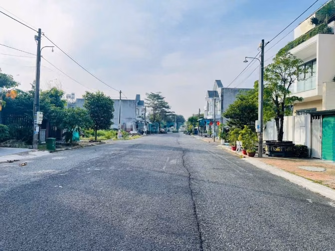 Chủ cần bán gấp lô đất ngay đường Phùng Hưng