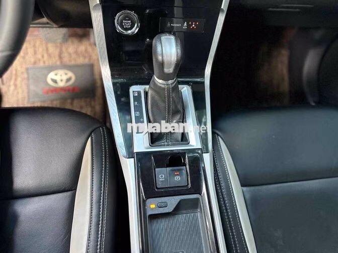 Toyota Veloz Top 2022 Đen Ghế da 59000 km