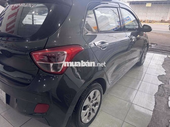 Hyundai Grand i10 Xám 5 chỗ