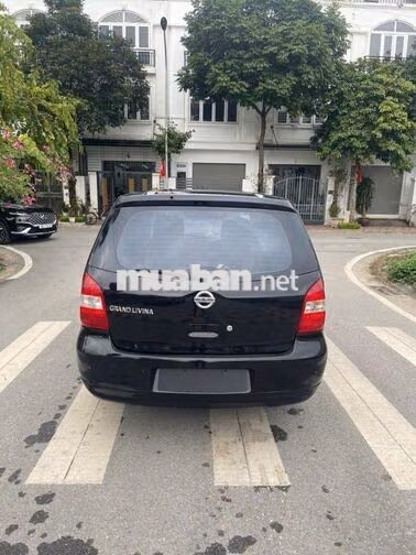 Nissan Grand Livina Đen Tự động 7 chỗ