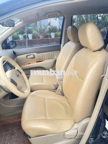 Nissan Grand Livina Đen Tự động 7 chỗ