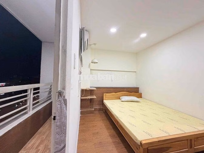 Cho thuê căn 2pn2wc 2 balcon full nt máy giặt gần Trần Hưng Đạo quận 5
