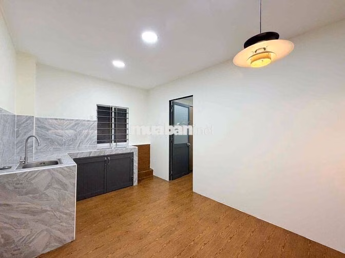 Cho thuê căn 2pn2wc 2 balcon full nt máy giặt gần Trần Hưng Đạo quận 5
