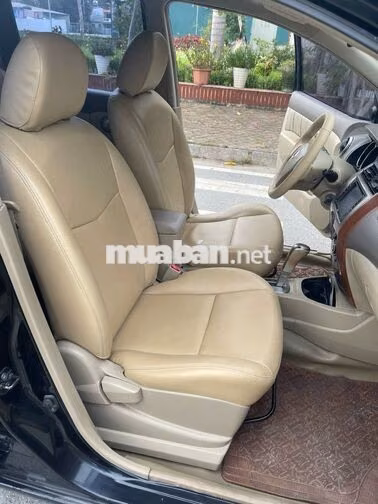 Nissan Grand Livina Đen Tự động 7 chỗ