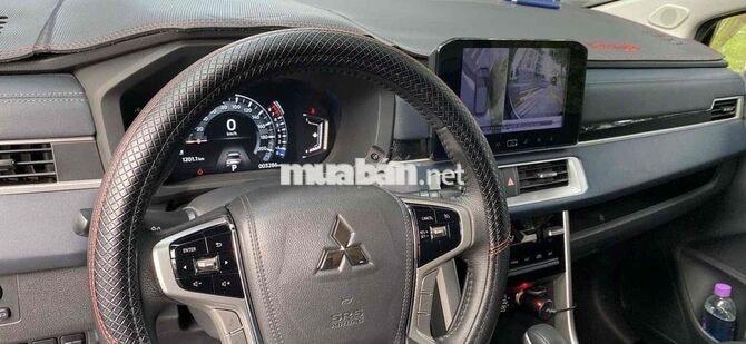 Mitsubishi Xpander Cross 7 chỗ