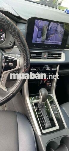 Mitsubishi Xpander Cross 7 chỗ