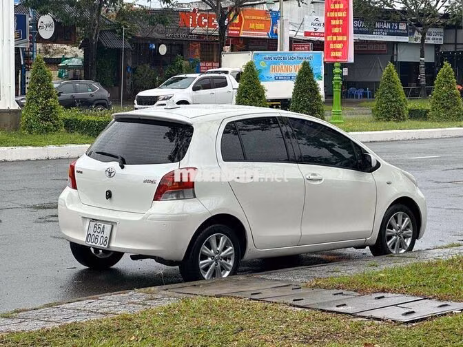 Toyota Yaris 2010 Trắng 101507 km