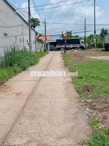 nhà cấp 4 rộng, đất 253m, 190m TC, chính chủ