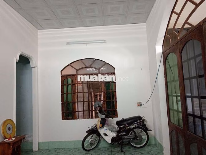 nhà cấp 4 rộng, đất 253m, 190m TC, chính chủ