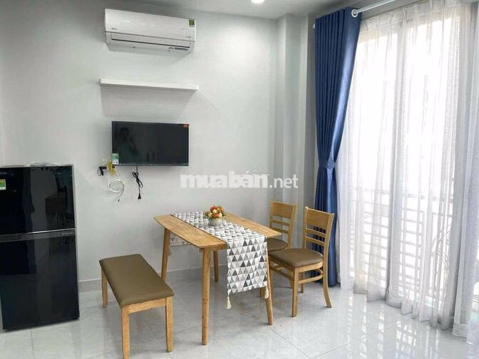 [ CHO THUÊ CHDV ] Studio 30m2 ban công bờ kè Trường Sa giáp Q1