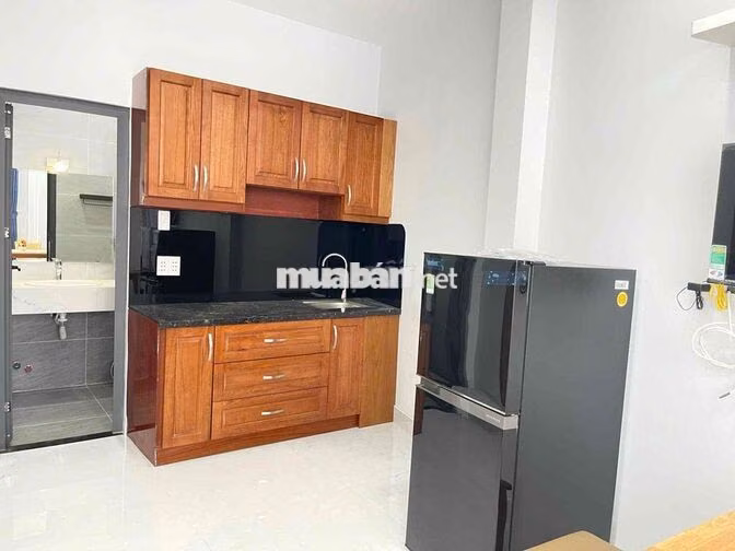 [ CHO THUÊ CHDV ] Studio 30m2 ban công bờ kè Trường Sa giáp Q1