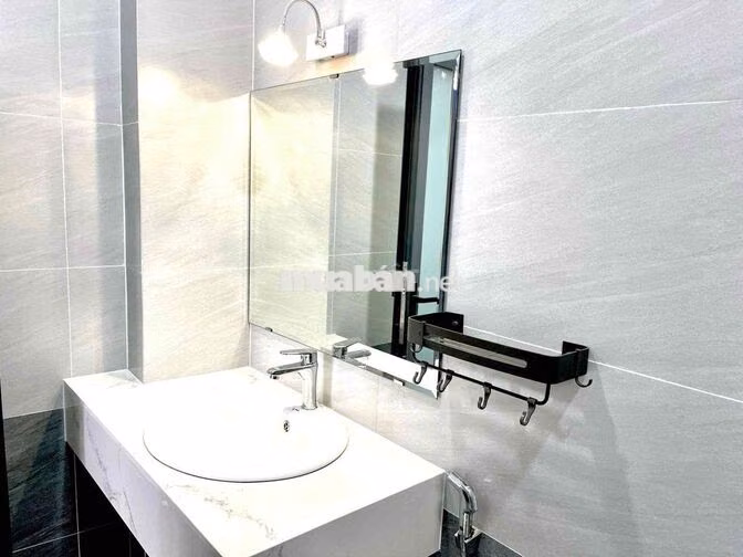 [ CHO THUÊ CHDV ] Studio 30m2 ban công bờ kè Trường Sa giáp Q1