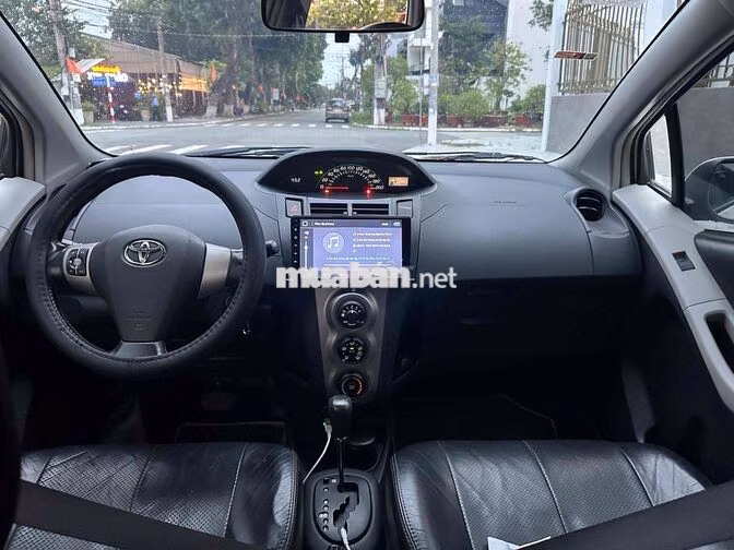 Toyota Yaris 2010 Trắng 101507 km