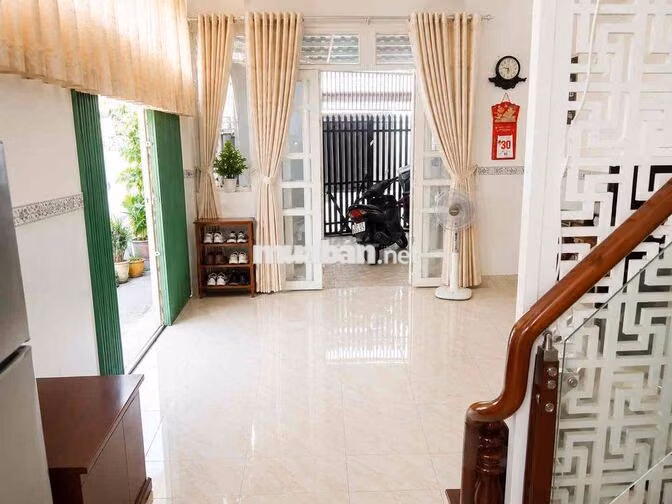 Căn góc 2 mặt đường hẻm xe hơi thông thoáng, đg Lê Văn Lương