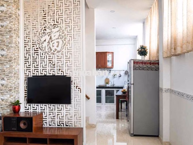 Căn góc 2 mặt đường hẻm xe hơi thông thoáng, đg Lê Văn Lương