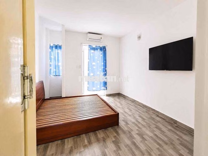 Căn góc 2 mặt đường hẻm xe hơi thông thoáng, đg Lê Văn Lương