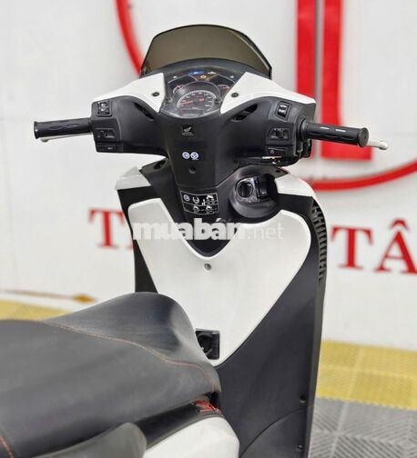 Honda SH 150 CBS 2018 Trắng Lên Áo SH Ý