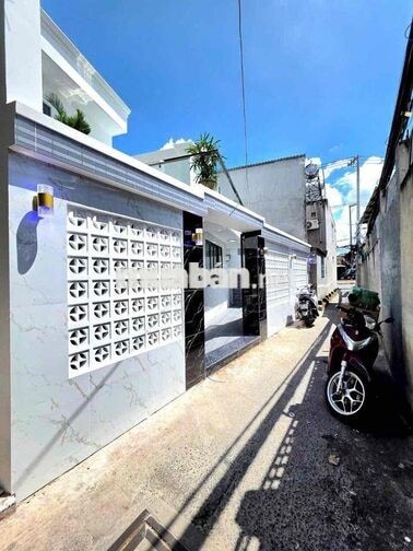 🔥🔥🔥nhà sổ hồng riêng mặt tiền hẻm gần đường Huỳnh Tấn Phát🔥🔥🔥