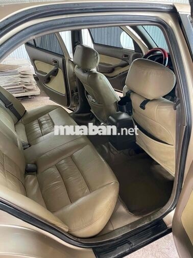 Toyota Camry 1996 Mỹ Vàng cát 4 chỗ