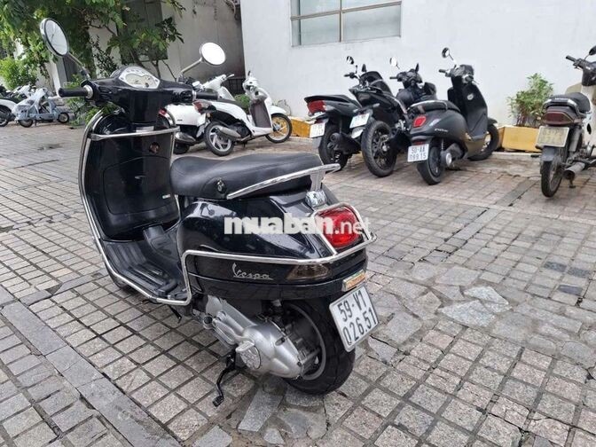 Piaggio Vespa 