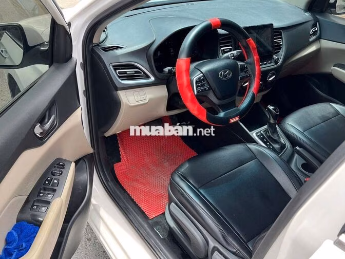 Hyundai Accent 2023 số tự động màu trắng
