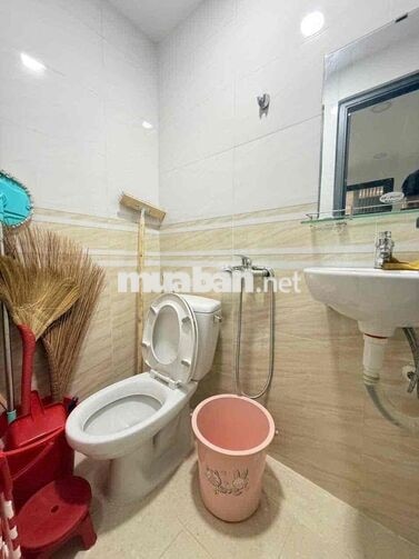 NHÀ NGUYÊN CĂN NGAY CHỢ HỒ THỊ KỶ GẦN UEH, CĐ KINH TẾ, HOA SEN QUẬN 10