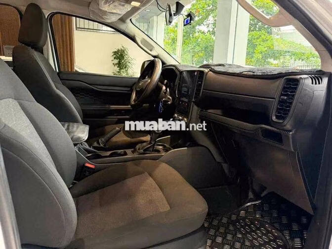 Ford Ranger XLS 2025 Trắng 8.000km