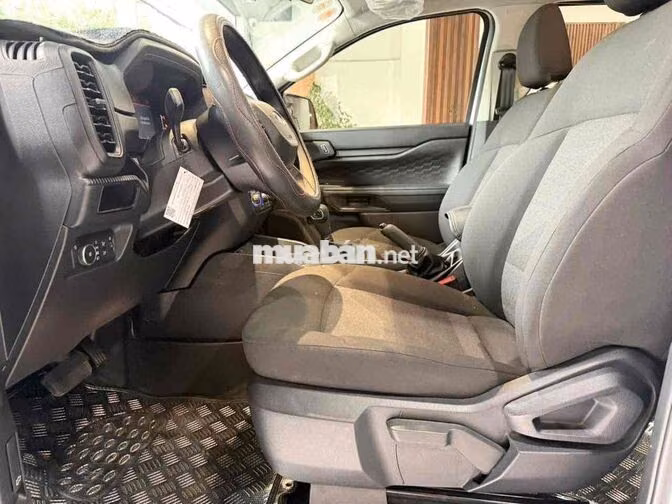 Ford Ranger XLS 2025 Trắng 8.000km