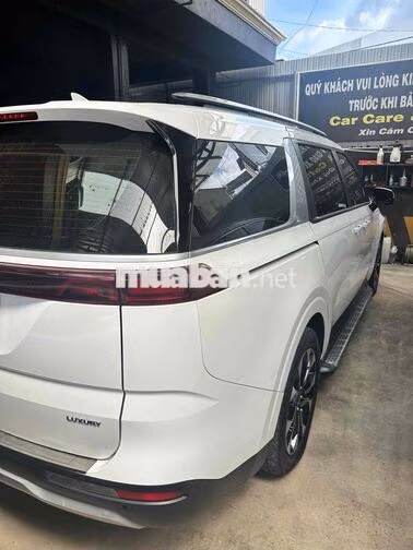 Kia Carnival Luxury Dầu Trắng 7 chỗ