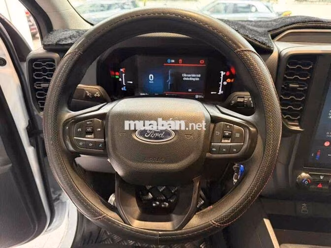 Ford Ranger XLS 2025 Trắng 8.000km