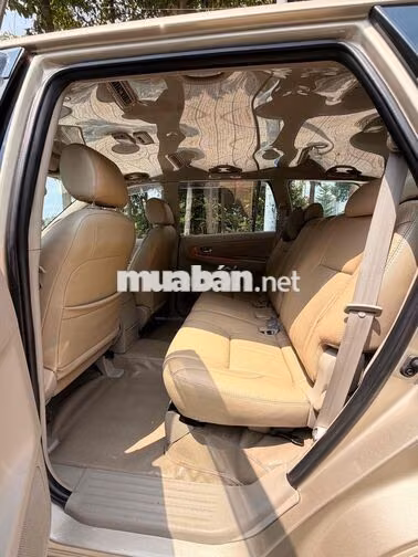 Toyota Innova 2010 Vàng cát 8 chỗ Tự động