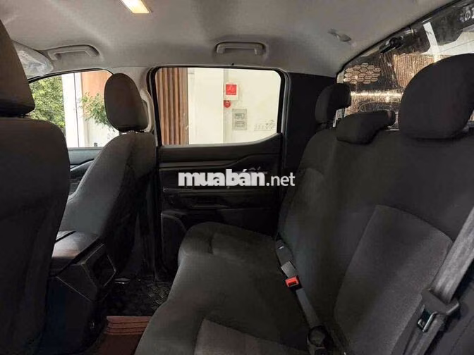 Ford Ranger XLS 2025 Trắng 8.000km