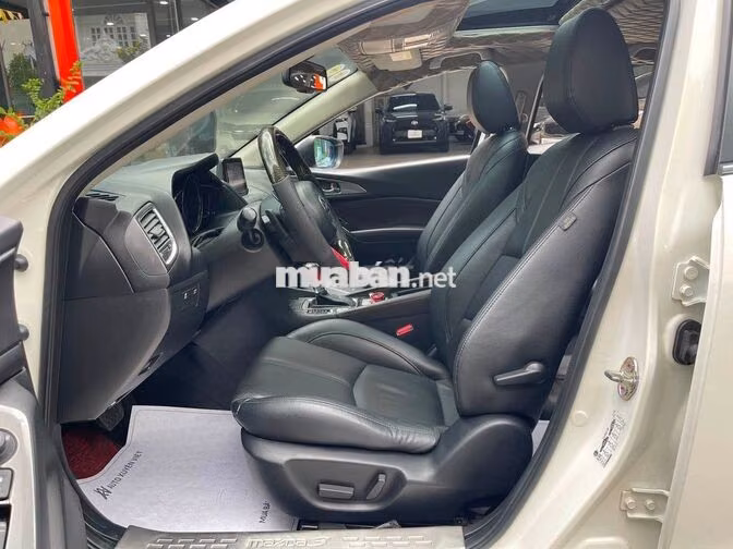 Mazda 3 2.0AT 2019 Trắng 65.000 km